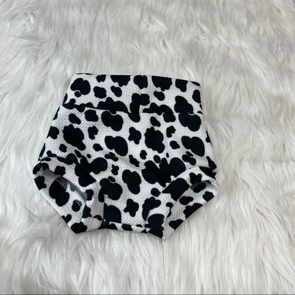 Cow print Bummie and bow set for baby girl - Picture 2 of 4